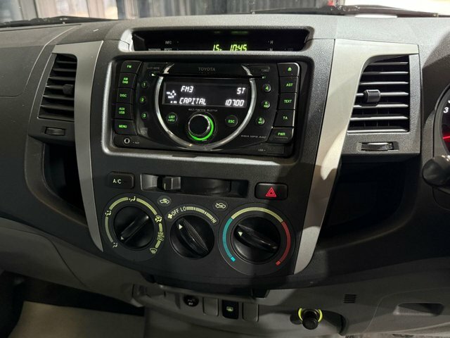 Toyota HILUX 2.5 Hl2 4X4 D-4d Red #11