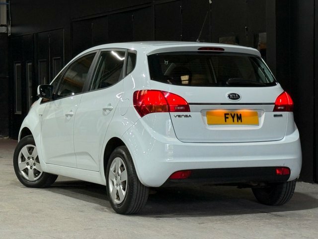 Kia Venga Ecodynamics 1 Mpv White #3