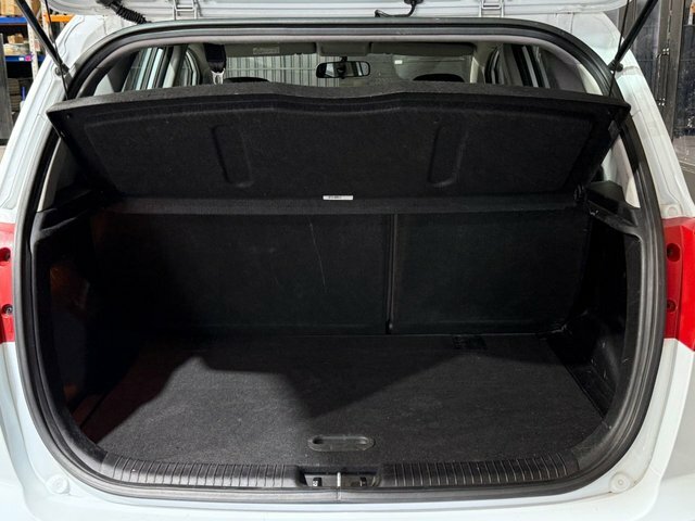 Kia Venga 1.6 Isg 3 Red #30