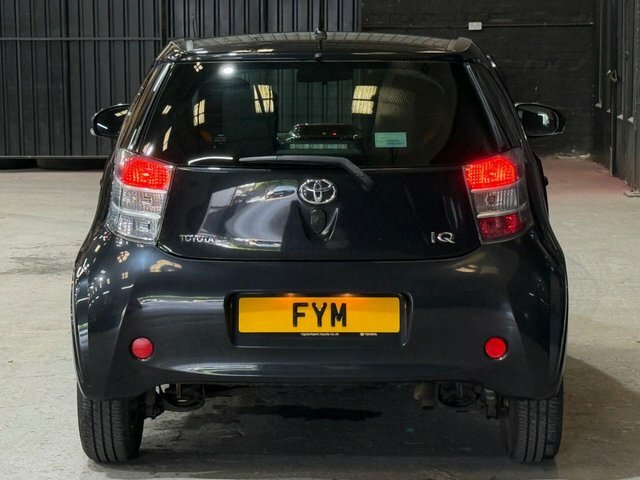 Toyota IQ Vvt-i Hatchback Black #6