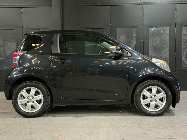 Toyota IQ Vvt-i Hatchback Black #3