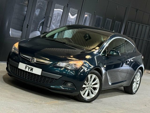 Vauxhall Astra GTC Limited Edition White #15