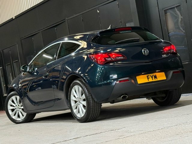 Vauxhall Astra GTC Limited Edition White #21