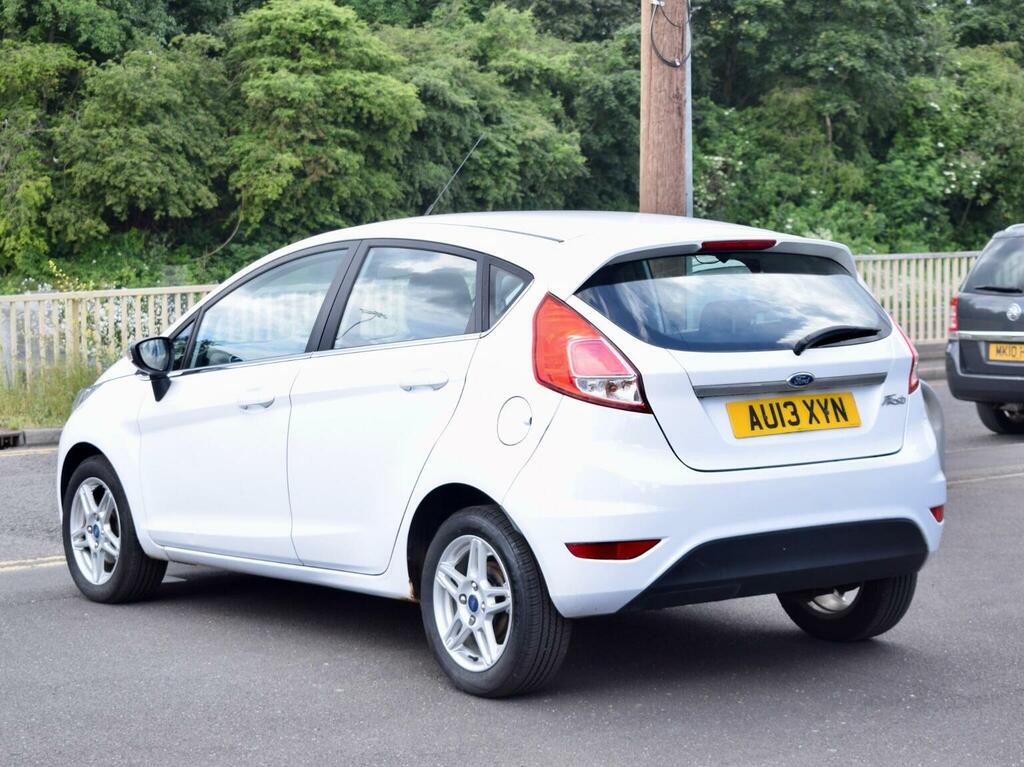 Ford Fiesta Hatchback 1.25 Zetec Euro 5 201313 AU13XYN White #5