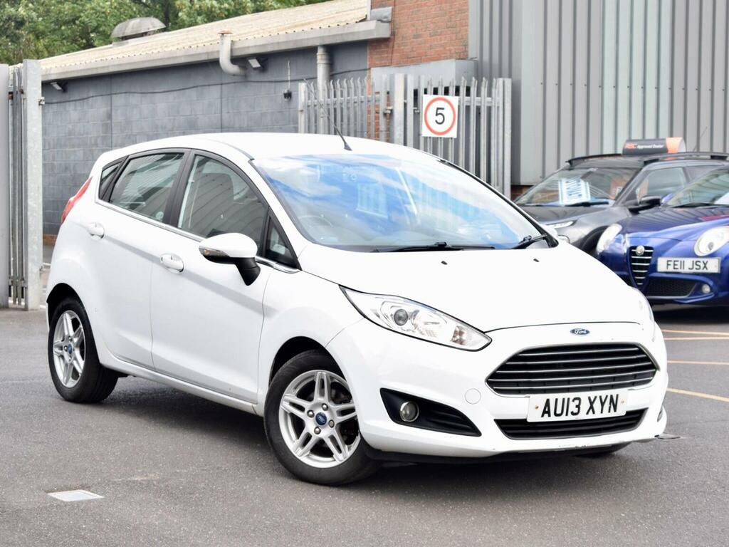 Ford Fiesta Hatchback 1.25 Zetec Euro 5 201313 AU13XYN White