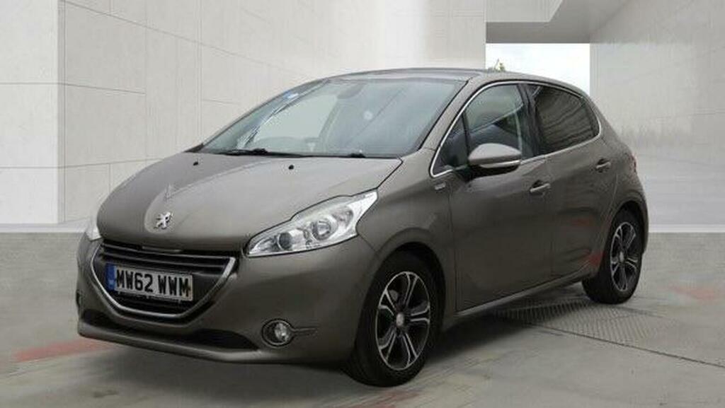 Peugeot 208 1.2 Vti Intuitive Euro 5 Grey #3