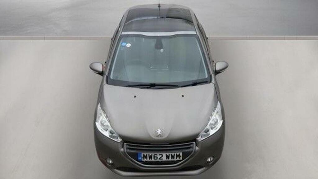 Peugeot 208 1.2 Vti Intuitive Euro 5 Grey #2