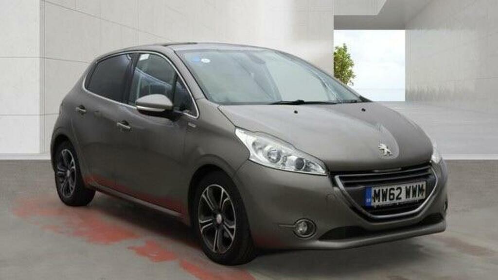 Peugeot 208 1.2 Vti Intuitive Euro 5 Grey