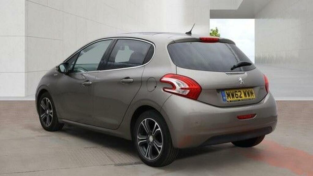 Peugeot 208 1.2 Vti Intuitive Euro 5 Grey #4