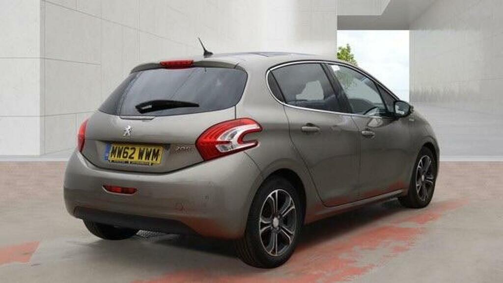 Peugeot 208 Hatchback Black #7