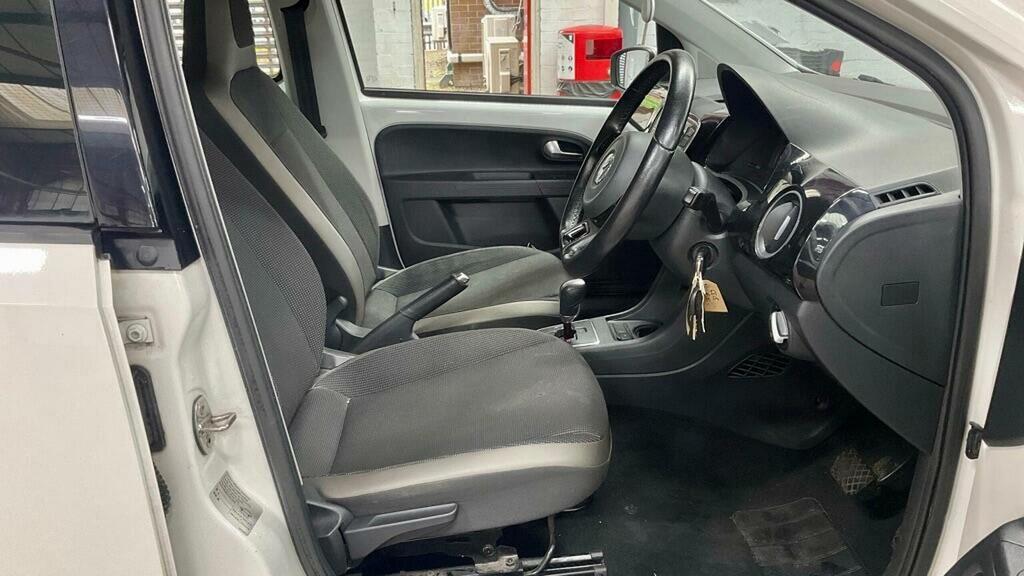 Volkswagen Up Move Up Silver #10