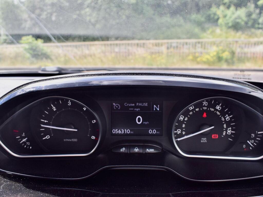 Peugeot 208 1.2 Access Plus 82 Bhp White #14