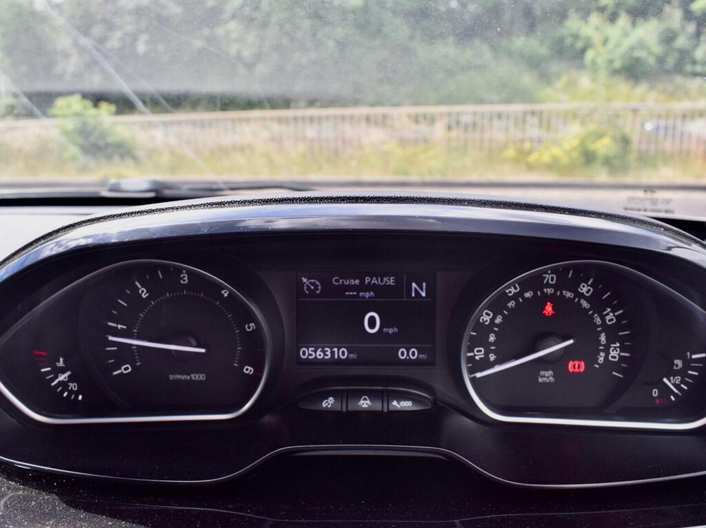 Peugeot 208 1.2 Access Plus 82 Bhp White #40