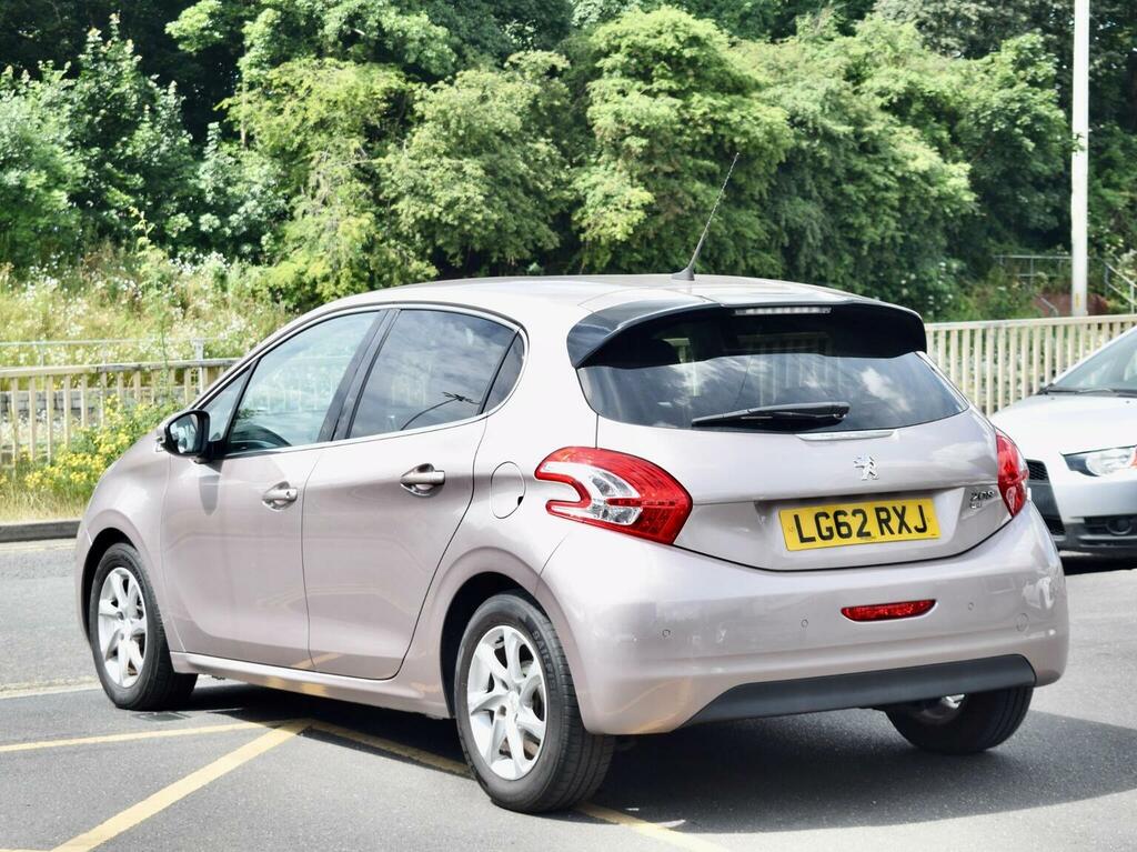 Peugeot 208 1.4 E-hdi Allure Egc Euro 5 Ss Pink #5