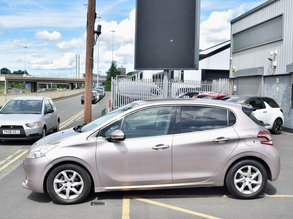 Peugeot 208 1.4 E-hdi Allure Egc Euro 5 Ss Pink #4