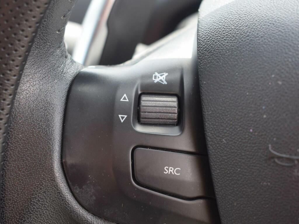 Peugeot 208 1.2 Access Plus 82 Bhp White #23