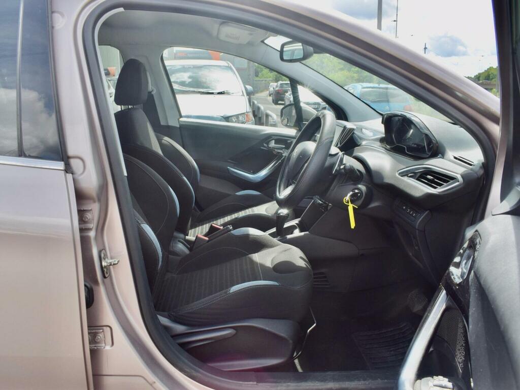 Peugeot 208 1.2 Access Plus 82 Bhp White #11