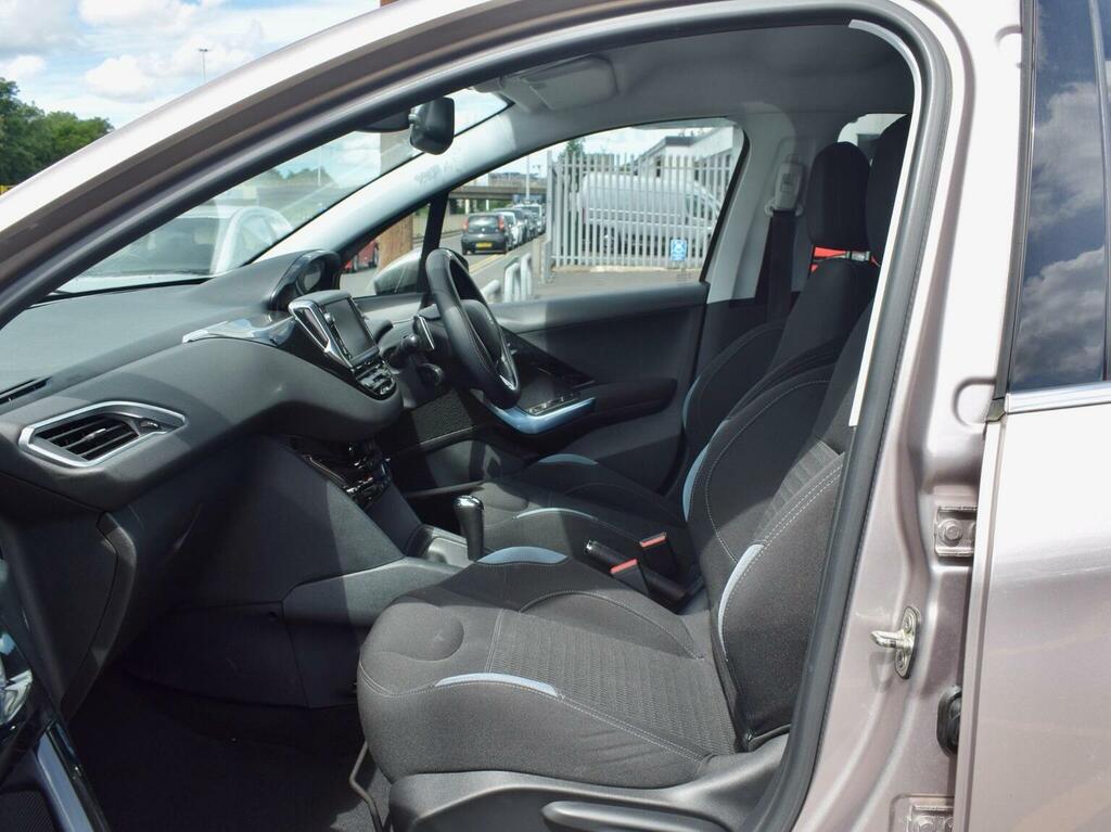 Peugeot 208 1.2 Access Plus 82 Bhp White #33