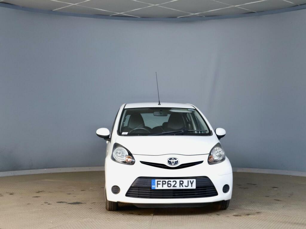 Toyota Aygo Hatchback 1.0 Vvt-i Ice Euro 5 201262 White #2