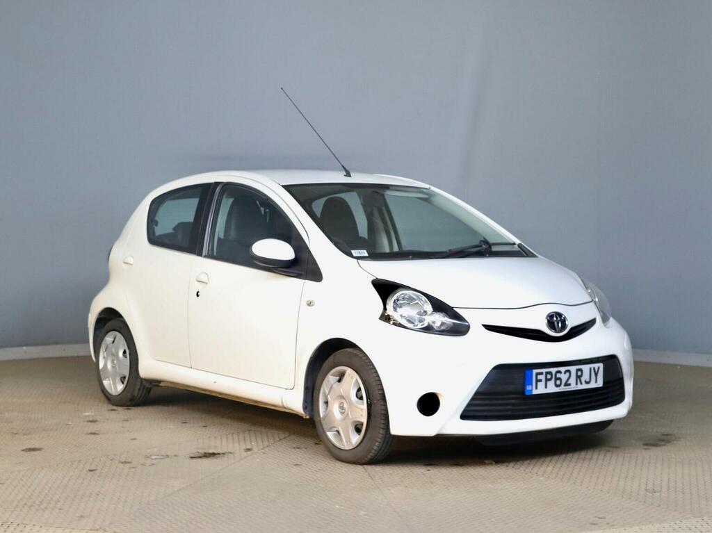Toyota Aygo Hatchback 1.0 Vvt-i Ice Euro 5 201262 White