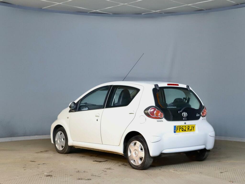 Toyota Aygo Hatchback 1.0 Vvt-i Ice Euro 5 201262 White #4