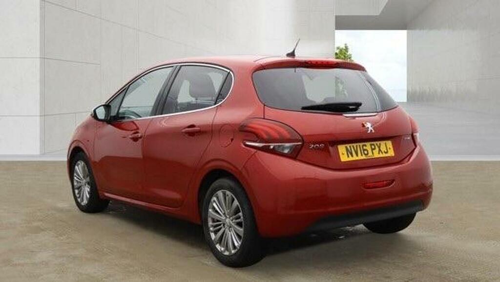Peugeot 208 1.2 Puretech Allure Eat Euro 6 Ss Red #5