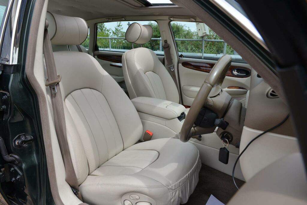 Daimler XJ Series 4.0 V8 Super Lwb Saloon Red #10