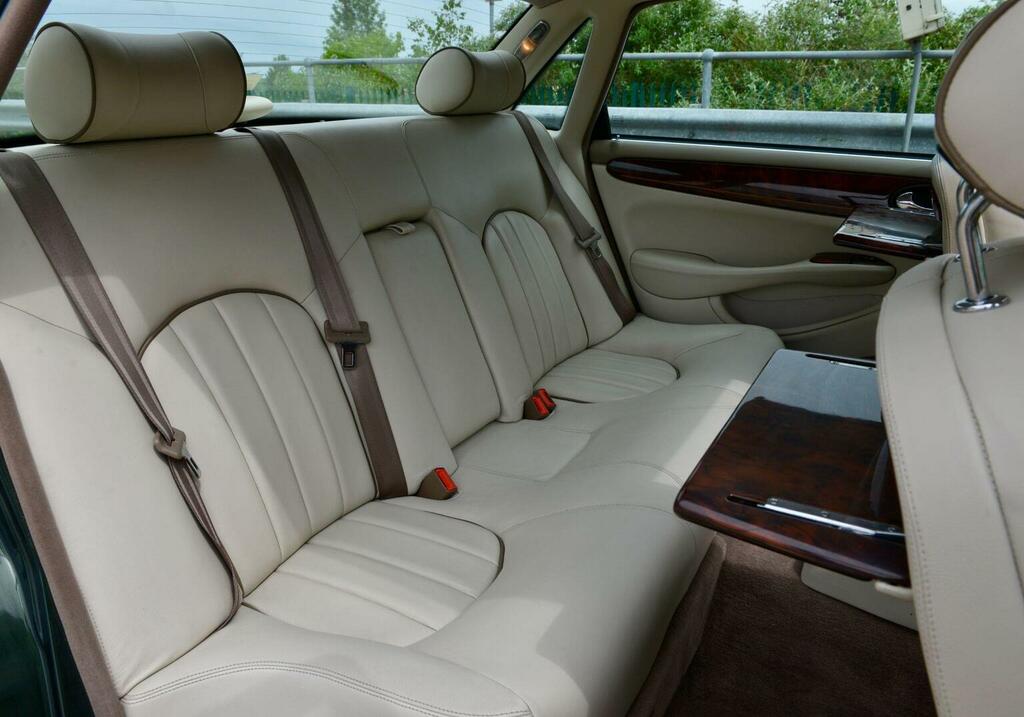 Daimler XJ Series 4.0 V8 Super Lwb Saloon Red #14