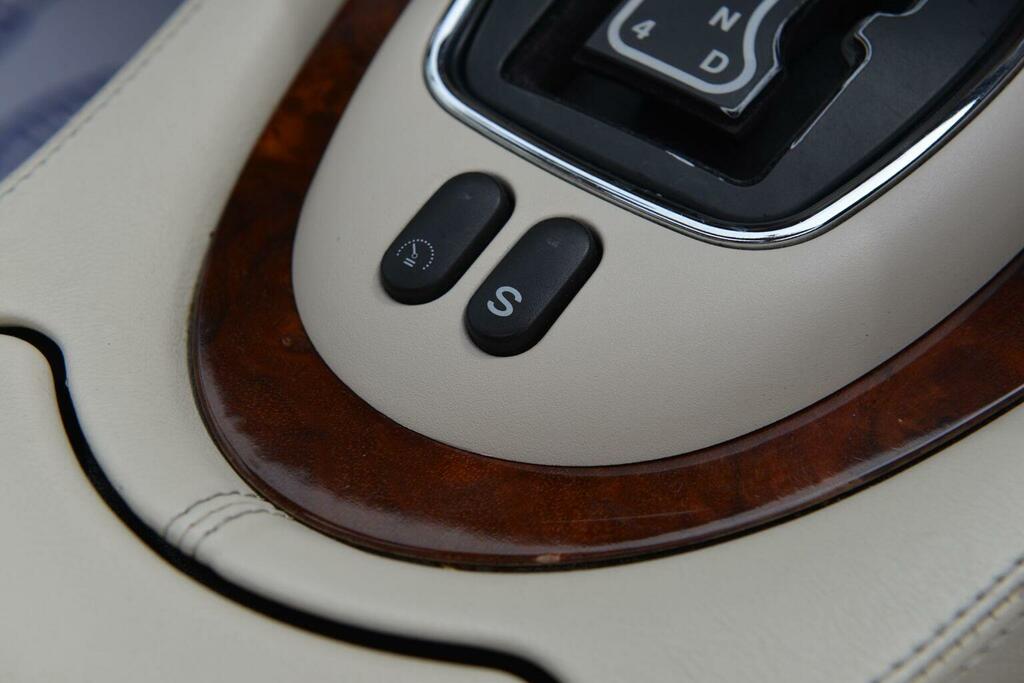 Daimler XJ Series 4.0 V8 Super Lwb Saloon Red #23
