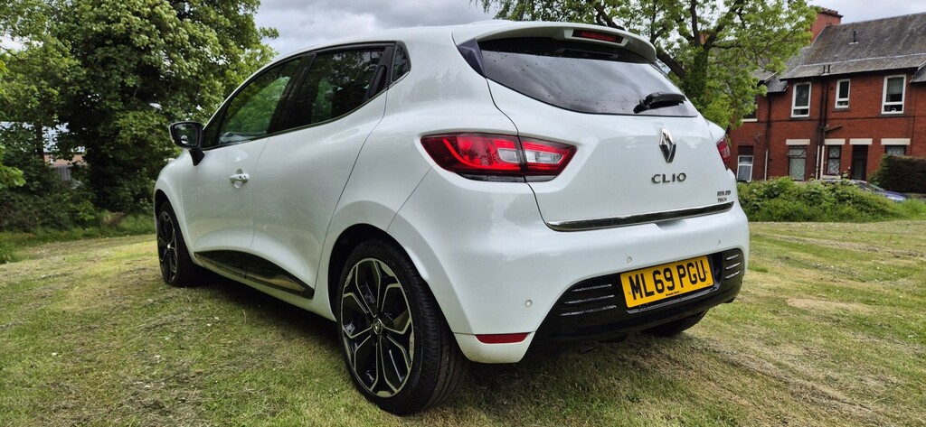 Renault Clio Hatchback 1.5 Iconic Dci 90 My18 2019 ML69PGU White #3
