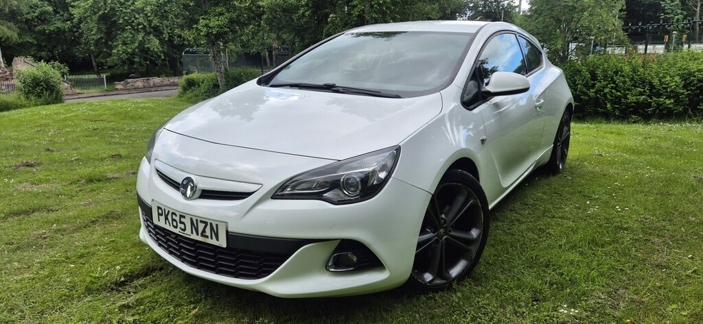 Vauxhall Astra GTC Coupe 1.4 I Turbo Limited Edition 2015 PK65NZN White #4