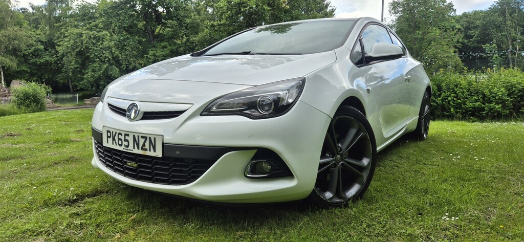 Vauxhall Astra GTC Coupe 1.4 I Turbo Limited Edition 2015 White