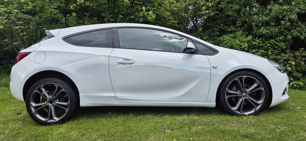 Vauxhall Astra GTC Coupe 1.4 I Turbo Limited Edition 2015 PK65NZN White #6