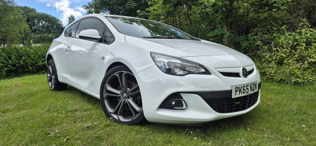 Vauxhall Astra GTC Coupe 1.4 I Turbo Limited Edition 2015 PK65NZN White #5