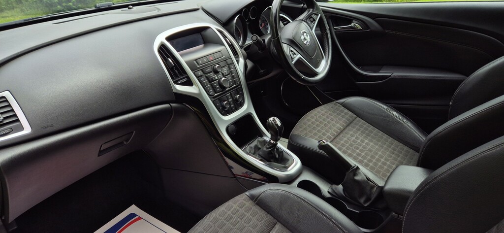 Vauxhall Astra GTC Gtc 1.4 Sri Ss 138 Bhp Yellow #12