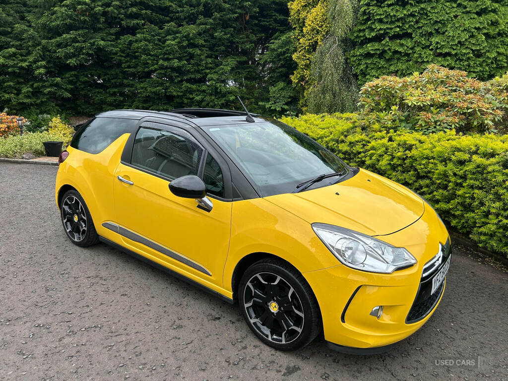 DS DS 3 1.6 Bluehdi Dstyle Yellow