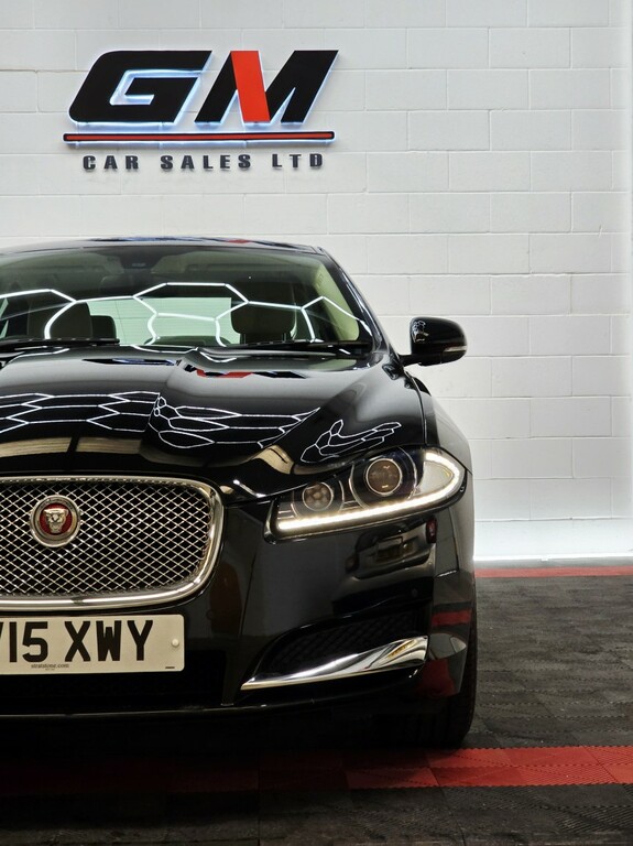 Jaguar XF 2.2 D Luxury Black #4