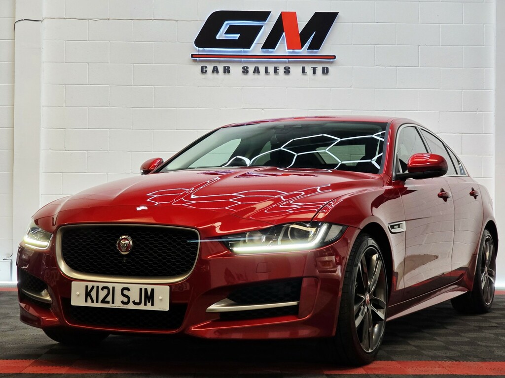 Jaguar XE 2.0 I R-sport Red