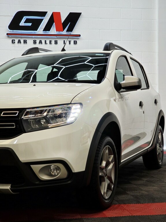 Dacia Sandero Stepway 0.9 Stepway Laureate Tce 90 White #2