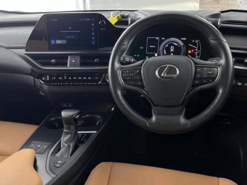 Lexus UX 250H 2.0 F-sport Design Cvt White #2