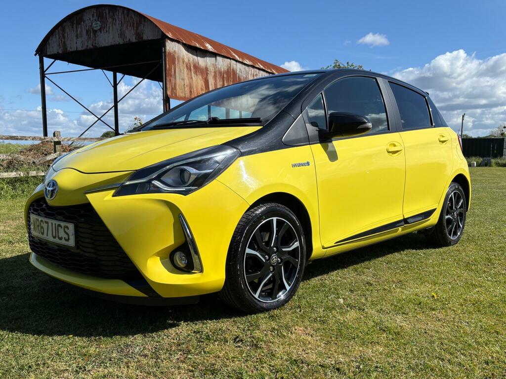 Toyota Yaris 1.5 Vvt-h Yellow Bi-tone Limited Edition E-cvt Eur Yellow