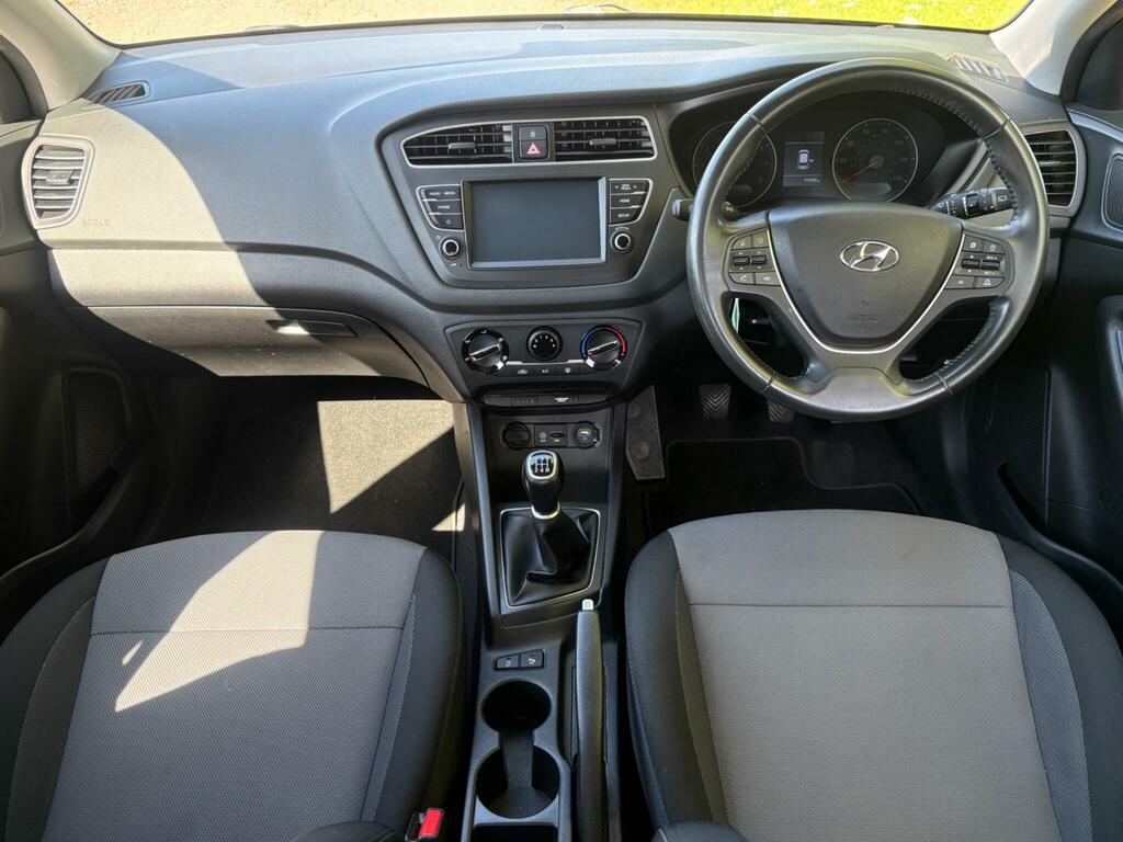 Hyundai I20 1.2 Se Launch Edition Euro 6 Ss EX69ULE Red #2