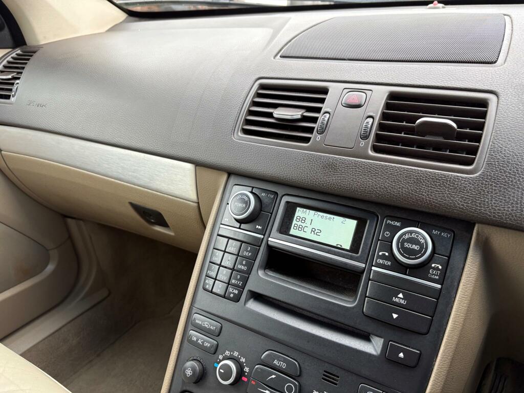 Volvo XC90 Suv 2.4 D5 Executive 2013 Black #23