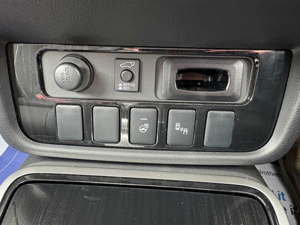 Mitsubishi Outlander 2.2 Di-d 3  #16