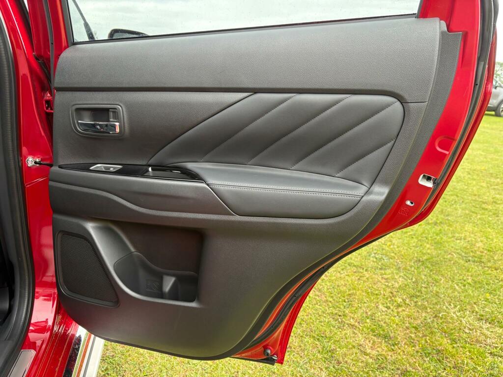 Mitsubishi Outlander 2.2 Di-d 3  #26