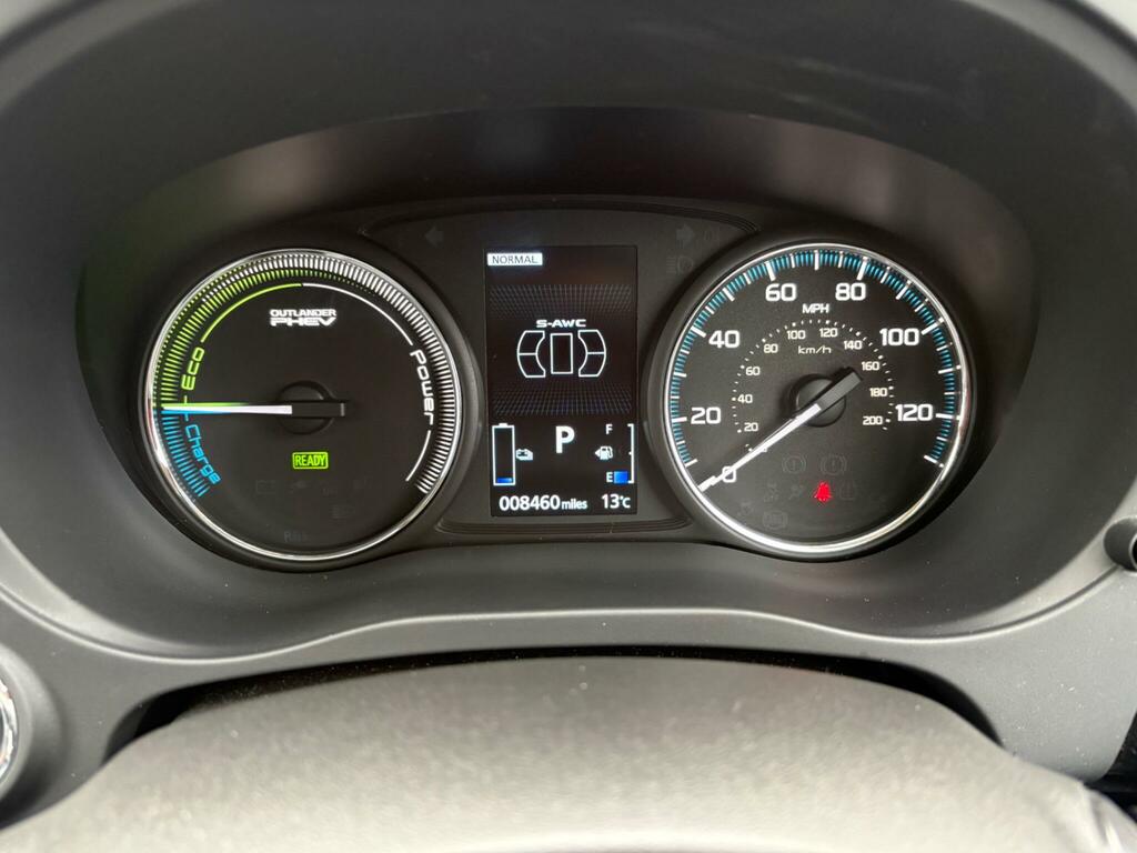 Mitsubishi Outlander 2.2 Di-d 3  #23
