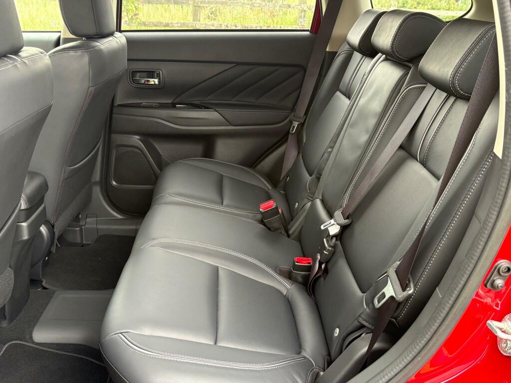 Mitsubishi Outlander 2.2 Di-d 3  #14