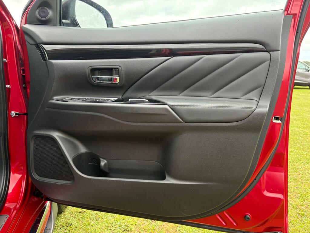 Mitsubishi Outlander 2.2 Di-d 3  #25