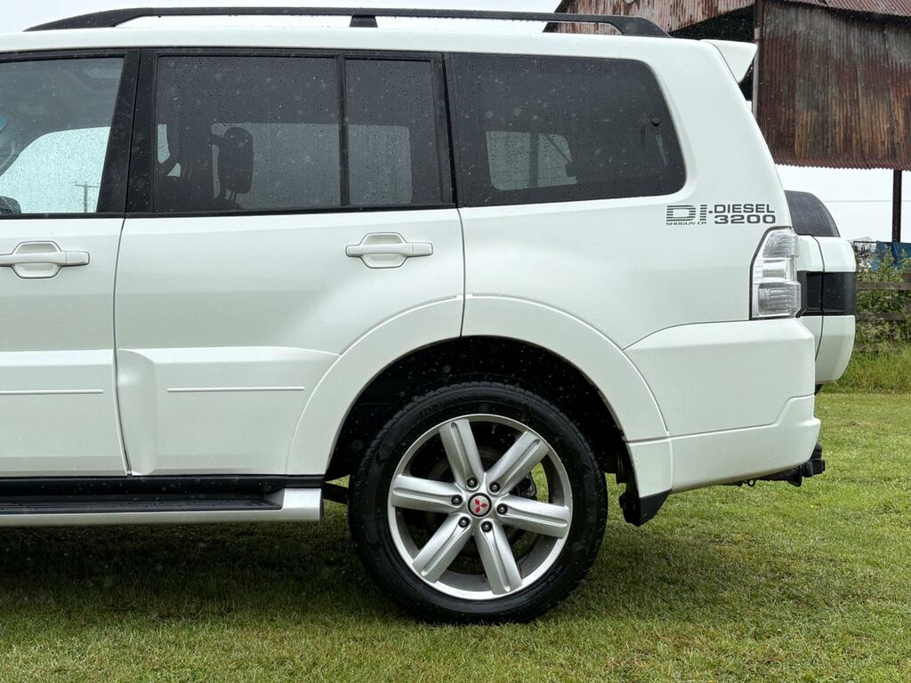 Mitsubishi Shogun Suv Silver #12