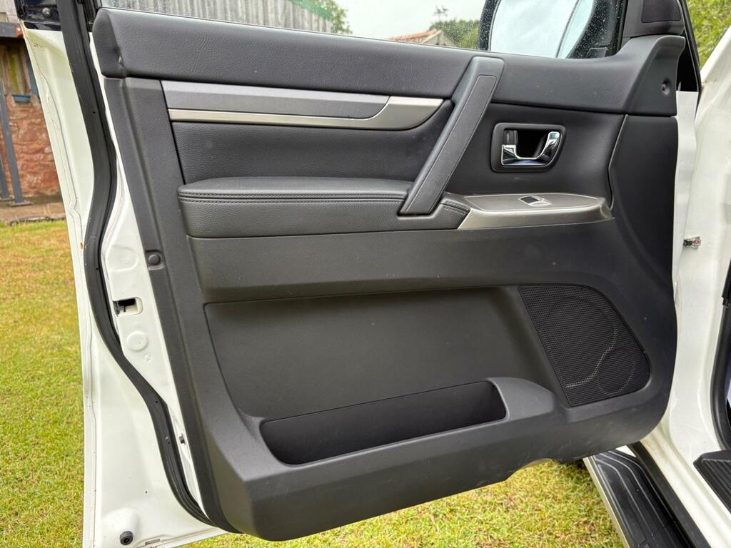 Mitsubishi Shogun Suv Silver #24